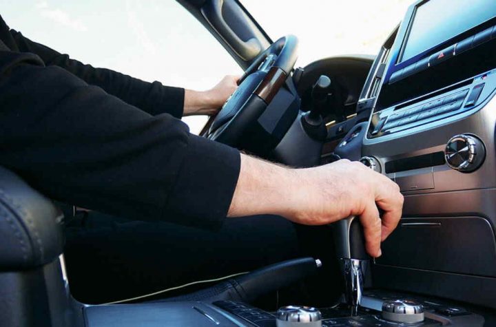 mengatasi mobil matic jedug