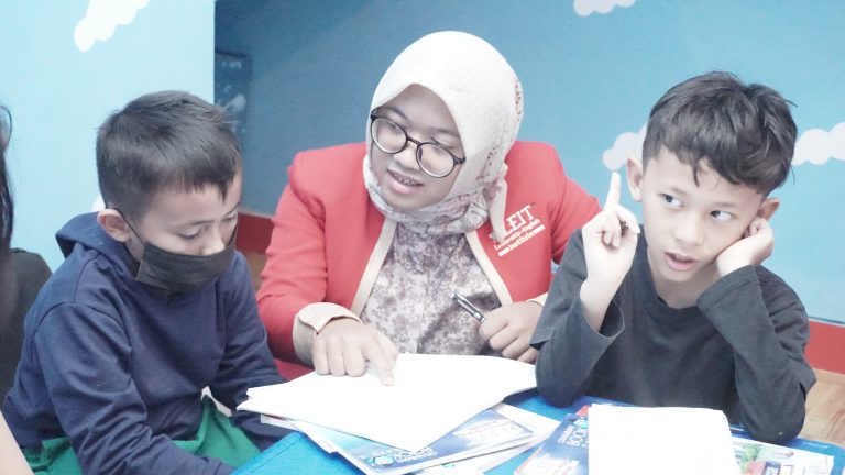 bisnis pendidikan