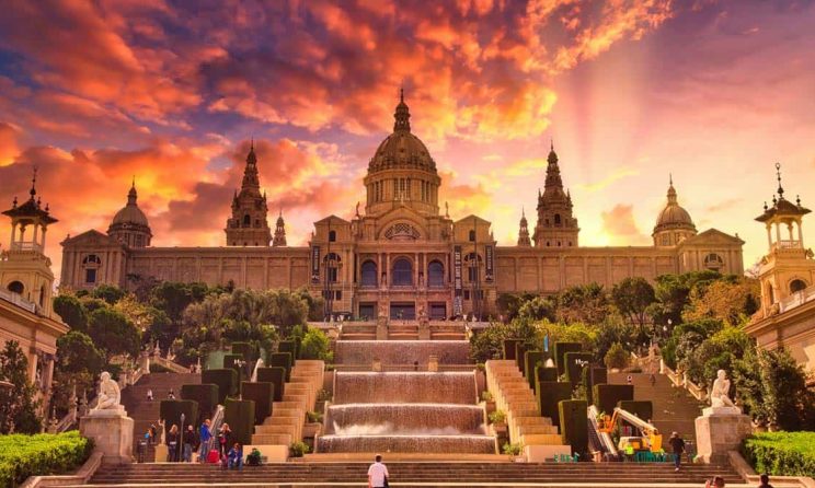 10 Tempat Unik & Bersejarah di Barcelona