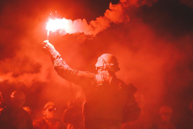 Red Handflare