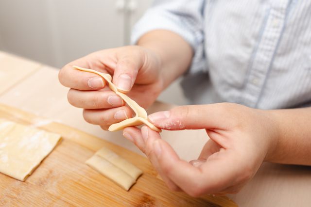 membuat pasta homemade